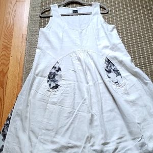 Tara Vao linen dress nwot. White with black, grey and white floral inset at side